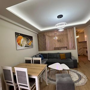 Condor Center Luxury Apartment Tirana